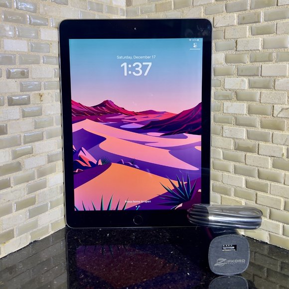 Apple iPad 5th Gen 128GB Wi-Fi 9.7in Space Gray w/ iOS 16 Installed - Picture 1 of 6